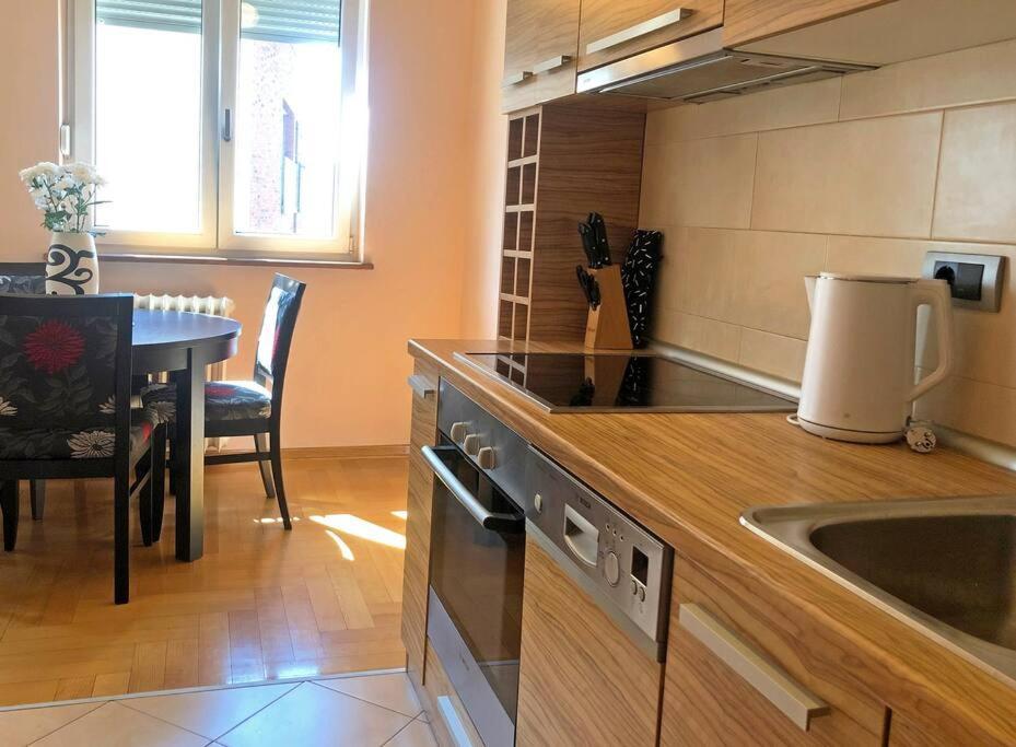 Quince Apartment-Free Parking-City Center Белград Екстериор снимка